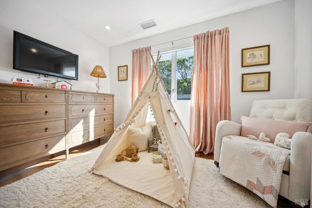 282 Riviera Dr, San Rafael, CA 94901