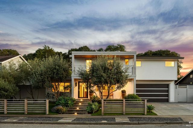 282 Riviera Dr, San Rafael, CA 94901