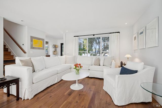 282 Riviera Dr, San Rafael, CA 94901