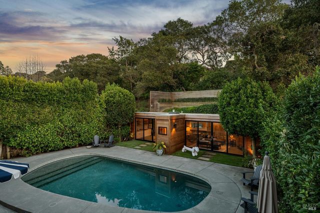 282 Riviera Dr, San Rafael, CA 94901