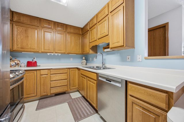 2705 35th Avenue S 202, Fargo, ND 58104