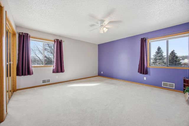 2705 35th Avenue S 202, Fargo, ND 58104