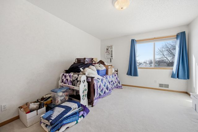 2705 35th Avenue S 202, Fargo, ND 58104