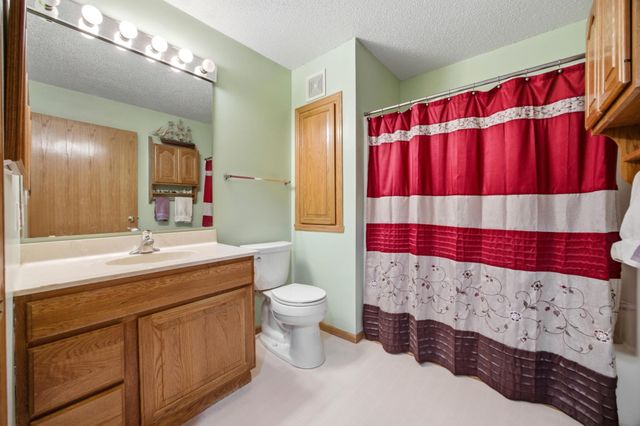 2705 35th Avenue S 202, Fargo, ND 58104