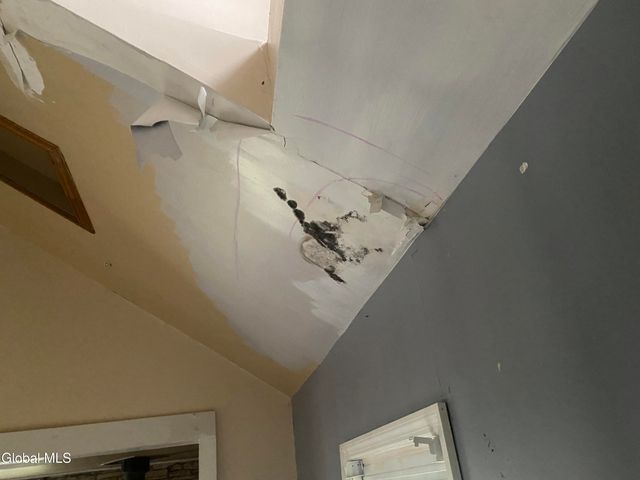 11 Englewood Avenue, East Greenbush, NY 12061