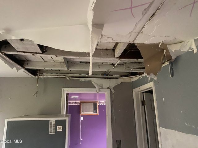 11 Englewood Avenue, East Greenbush, NY 12061