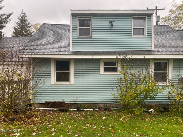 11 Englewood Avenue, East Greenbush, NY 12061