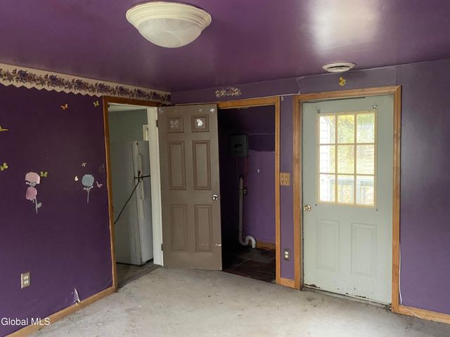 11 Englewood Avenue, East Greenbush, NY 12061