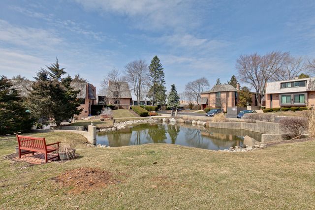 600 W Russell Street 306, Barrington, IL 60010