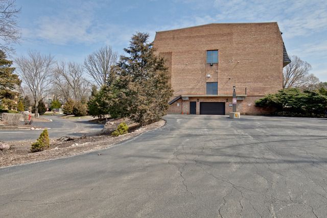 600 W Russell Street 306, Barrington, IL 60010