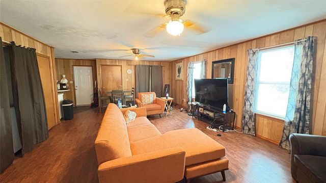 5632 Taylor Road, River Oaks, TX 76114