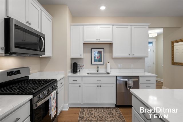 2313 Watertown Way 22, Grand Rapids, MI 49505