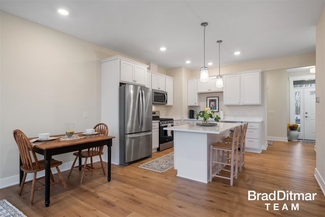 2313 Watertown Way 22, Grand Rapids, MI 49505
