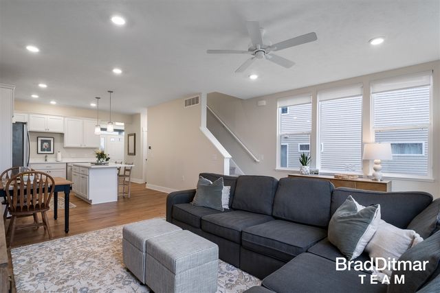 2313 Watertown Way 22, Grand Rapids, MI 49505