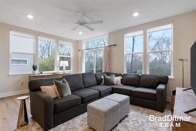 2313 Watertown Way 22, Grand Rapids, MI 49505