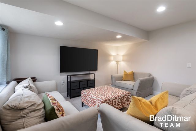 2313 Watertown Way 22, Grand Rapids, MI 49505