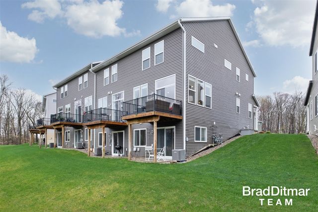2313 Watertown Way 22, Grand Rapids, MI 49505