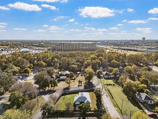 1101 E Walnut Street, Waco, TX 76704