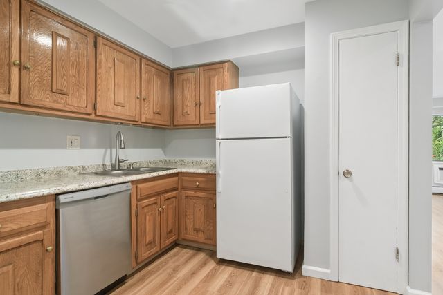 706 E Algonquin Road K204, Arlington Heights, IL 60005