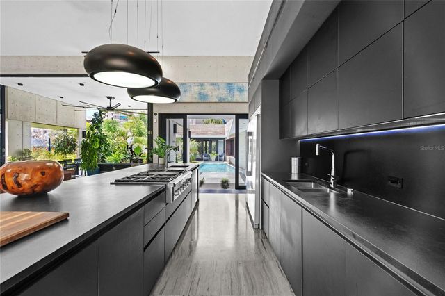 1211 LUCHETTI, San Juan, PR 00907