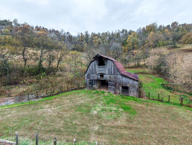 199 Gilmore Ln, Bell Buckle, TN 37020
