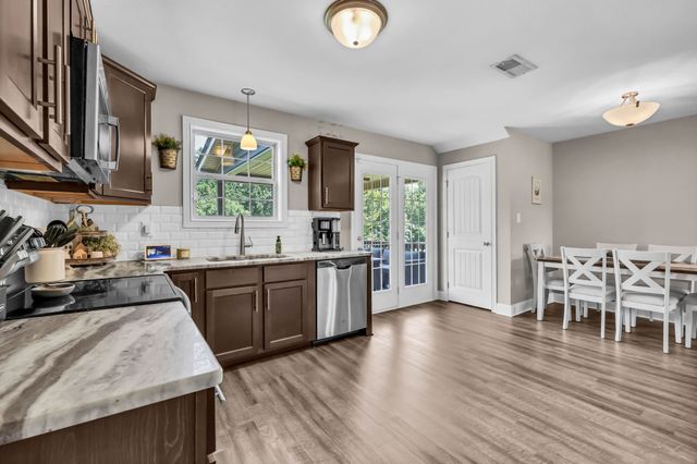 153 Tomahawk Pt, Clarksville, TN 37040