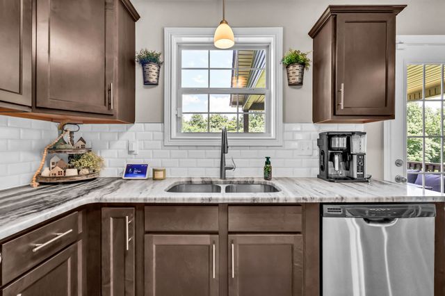 153 Tomahawk Pt, Clarksville, TN 37040