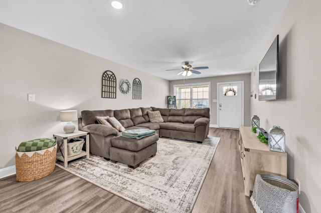 153 Tomahawk Pt, Clarksville, TN 37040