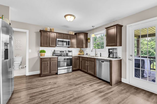 153 Tomahawk Pt, Clarksville, TN 37040