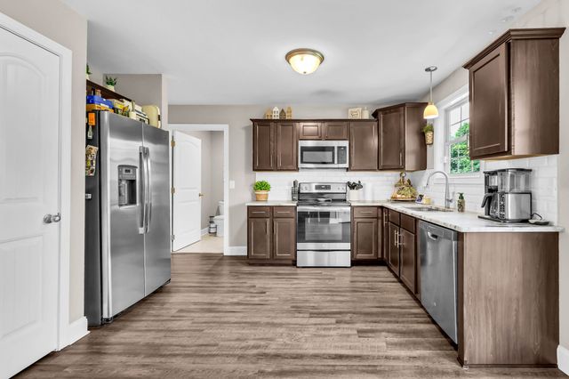 153 Tomahawk Pt, Clarksville, TN 37040