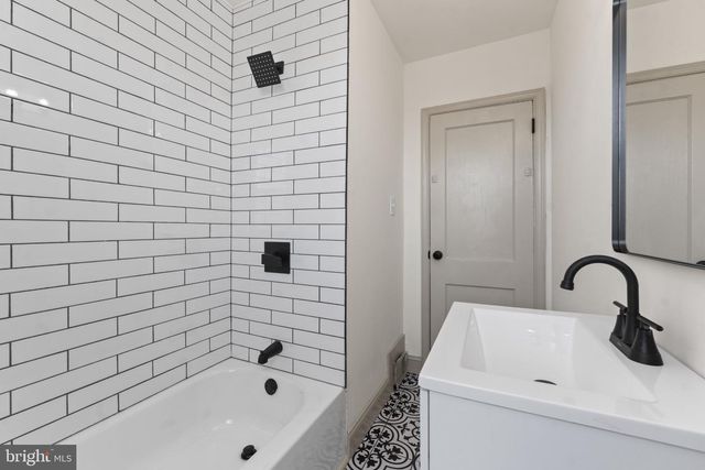 1142 FANSHAWE ST, Philadelphia, PA 19111