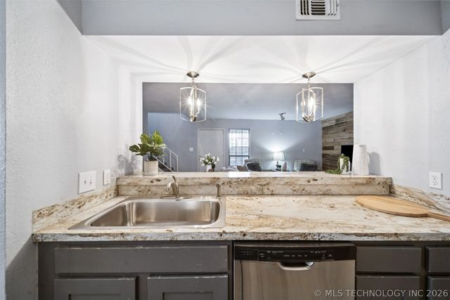 6510 S Memorial Drive 17G, Tulsa, OK 74133