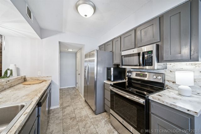 6510 S Memorial Drive 17G, Tulsa, OK 74133