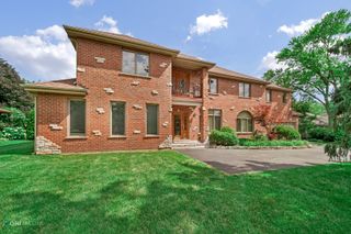 404 W Camp Mcdonald Road, Prospect Heights, IL 60070