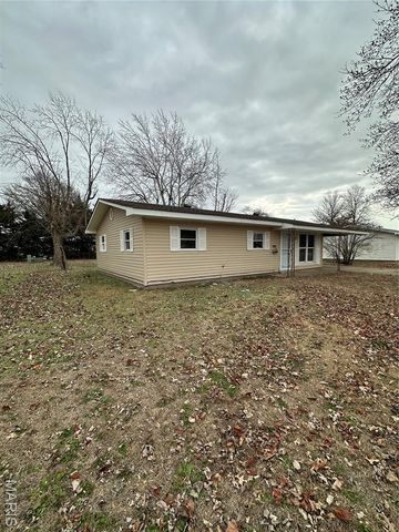 1006 E Almar St, Malden, MO 63860