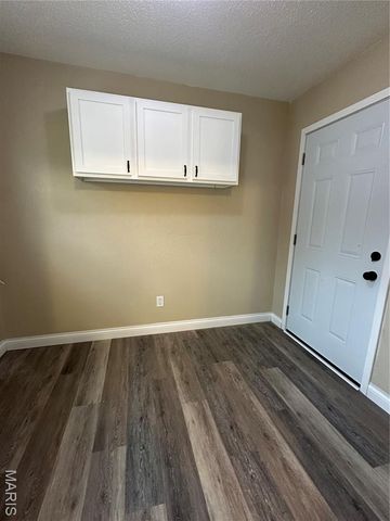 1006 E Almar St, Malden, MO 63860