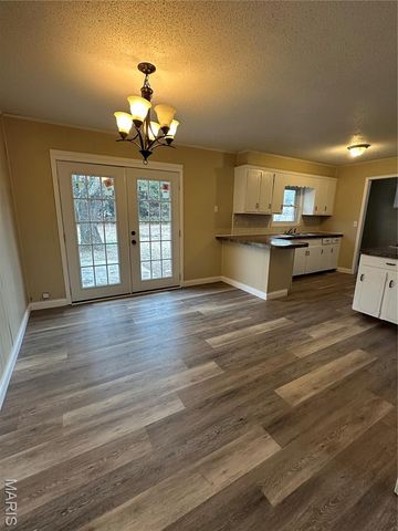 1006 E Almar St, Malden, MO 63860