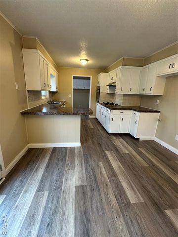 1006 E Almar St, Malden, MO 63860