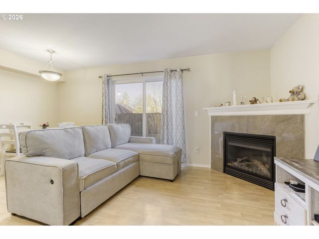 7242 Se HENDERSON St 3, Portland, OR 97206