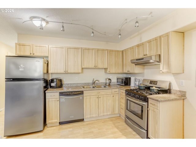 7242 Se HENDERSON St 3, Portland, OR 97206