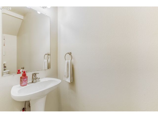 7242 Se HENDERSON St 3, Portland, OR 97206