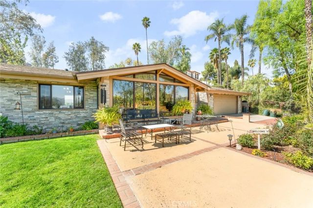 5051 Victoria Avenue, Riverside, CA 92506