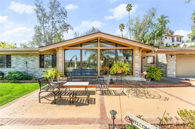 5051 Victoria Avenue, Riverside, CA 92506