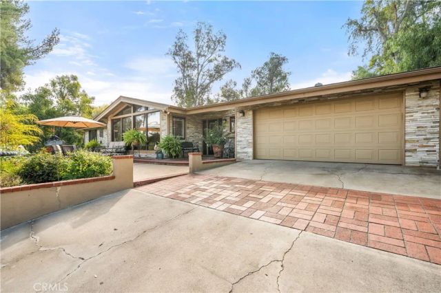 5051 Victoria Avenue, Riverside, CA 92506