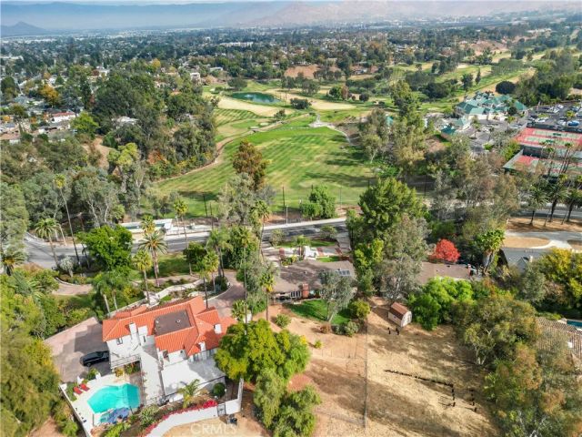 5051 Victoria Avenue, Riverside, CA 92506