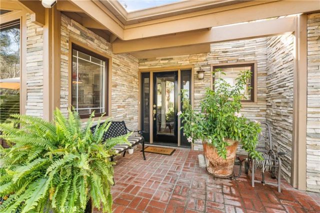 5051 Victoria Avenue, Riverside, CA 92506