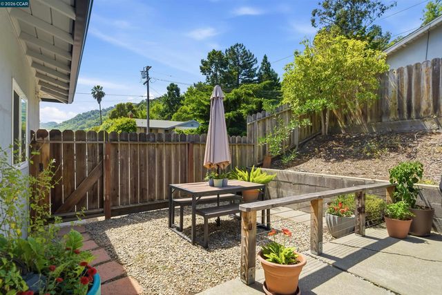 2297 Johanna Ct, Pinole, CA 94564