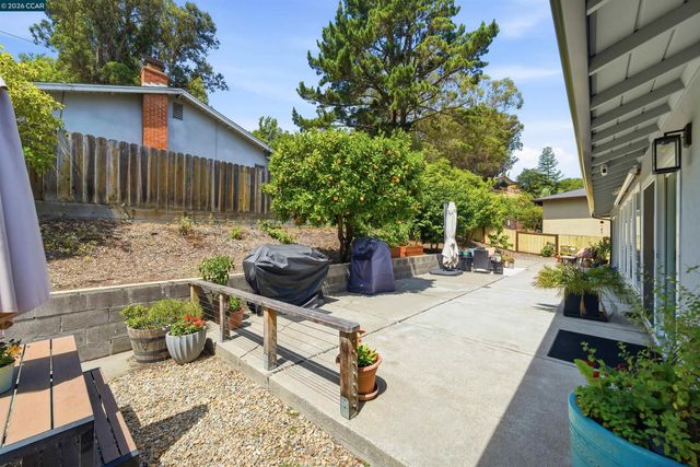 2297 Johanna Ct, Pinole, CA 94564