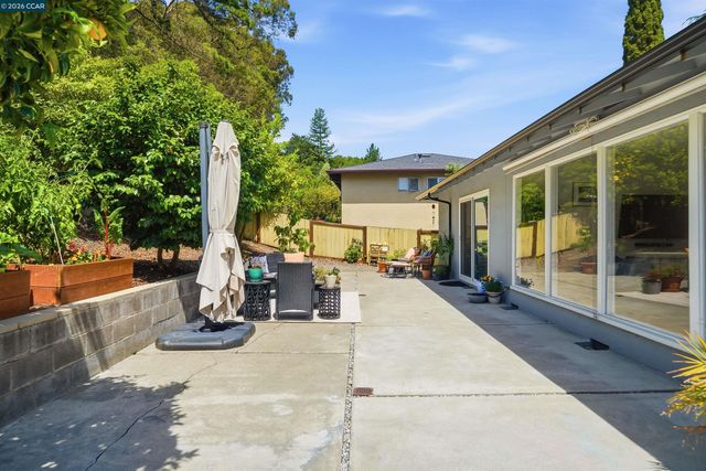 2297 Johanna Ct, Pinole, CA 94564
