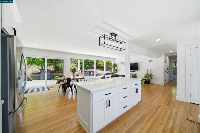 2297 Johanna Ct, Pinole, CA 94564
